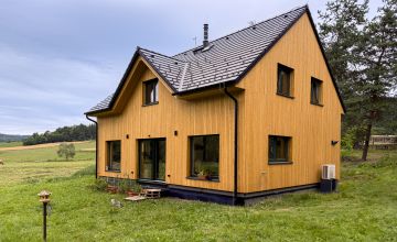 Dřevostavba - nízkoenergetický rodinný dům V Pošumaví, zakázková výroba ALFAHAUS